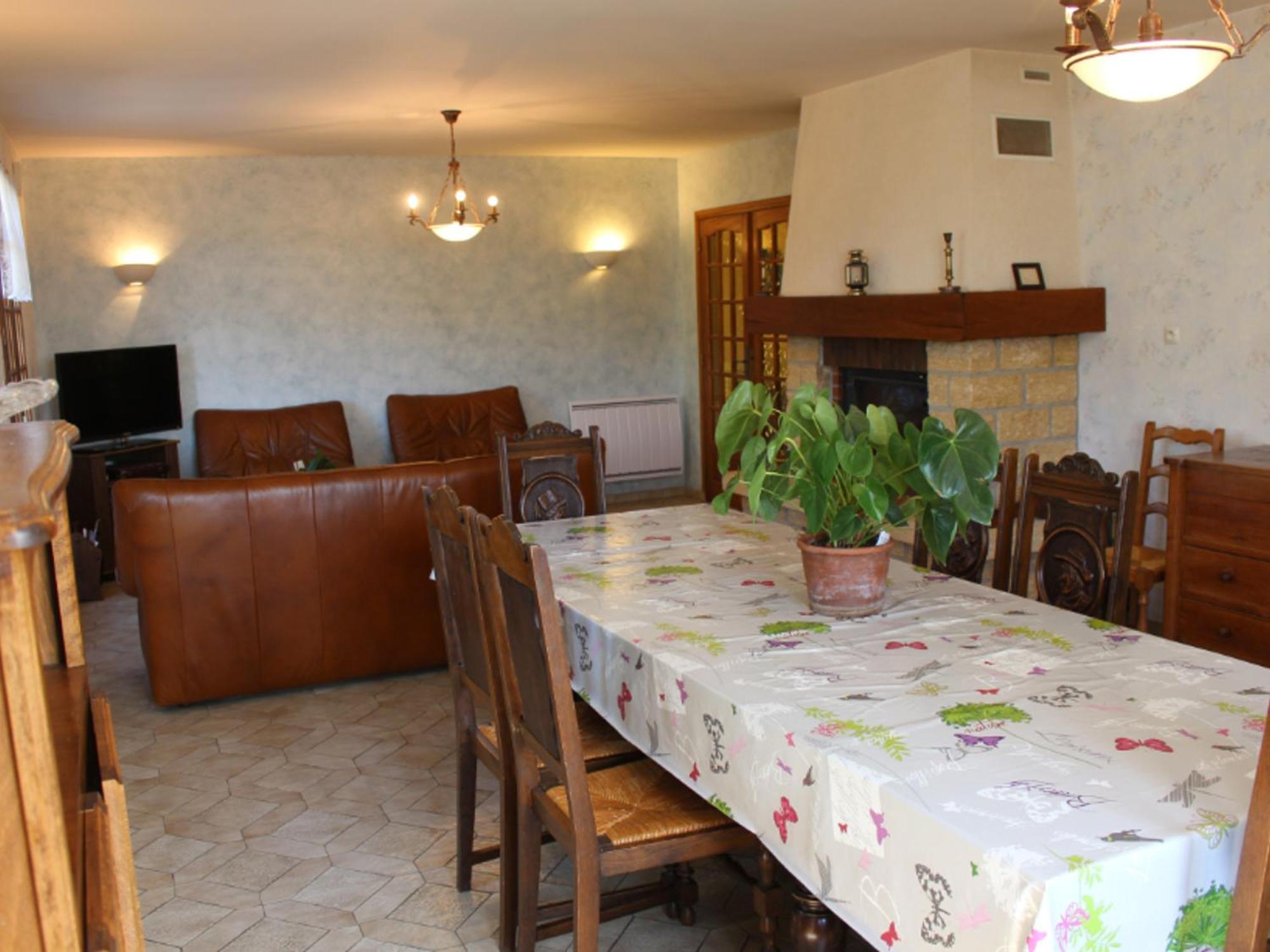 Gîte Conflans-sur-Anille, 6 pièces, 11 personnes - FR-1-410-182 Extérieur photo